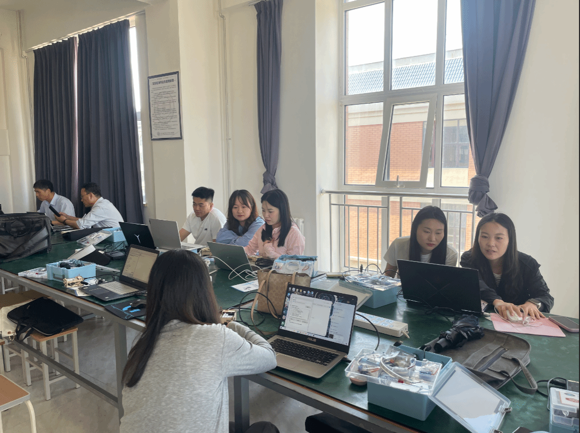 人工智能学院开展树莓派套件使用专题培训